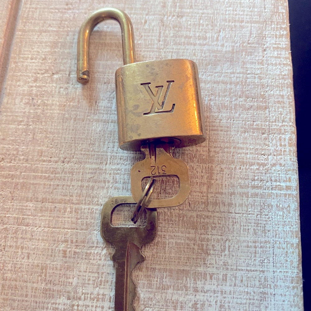 Authentic Louis Vuitton lock & keys
